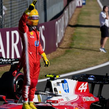 El inglés Lewis Hamilton (Ferrari) saldrá primero en la carrera sprint del Gran Premio de Gran Bretaña 2026. AP / D. Bandic