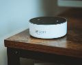 Una de las primeras configuraciones que deberías ajustar en tu Amazon Echo Dot es la calidad de sonido. UNSPLASH / N. J LECLERCQ