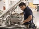 Las vacantes disponibles en la industria automotriz son para todo tipo de actividades, pero destacan operarios de producción y ensamble. EFE / ARCHIVO