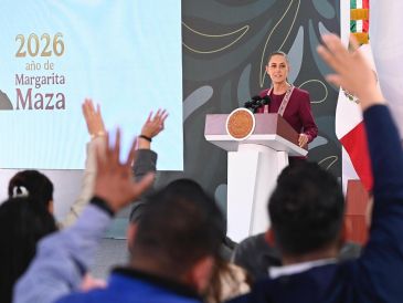 Claudia Sheinbaum informó que mantiene comunicación constante con la presidenta municipal de Uruapan, Grecia Quiroz. EFE/Presidencia de México