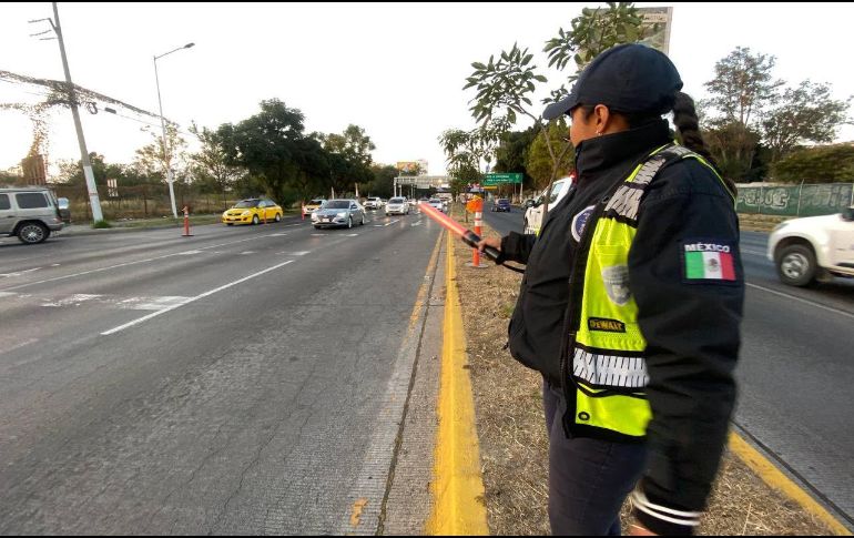 El operativo consiste en modificar temporalmente el sentido de circulación de uno o varios carriles de una avenida. ESPECIAL/Policía Vial Jalisco