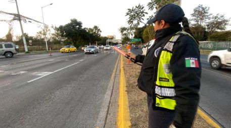 El operativo consiste en modificar temporalmente el sentido de circulación de uno o varios carriles de una avenida. ESPECIAL/Policía Vial Jalisco