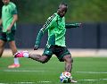 Julián Quiñones en el entrenamiento de la selección mexicana, que el domingo enfrentará a la de Inglaterra en el estadio Azteca. IMAGO7/E. Espinosa