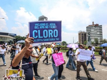 Los manifestantes exigen acciones concretas e inmediatas para mejorar la calidad del agua. EL INFORMADOR/A. Navarro