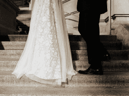 El camino hacia el matrimonio religioso implica una serie de preparativos formales. CANVA