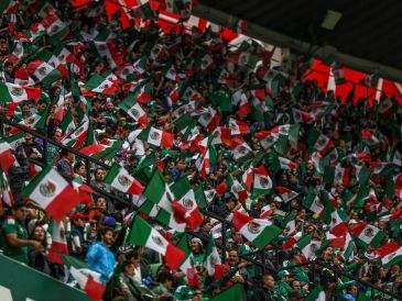 Seguidores de los Tres Leones elogiaron el ambiente futbolero y el respeto mostrado por los aficionados mexicanos. EL INFORMADOR/ A. NAVARRO.