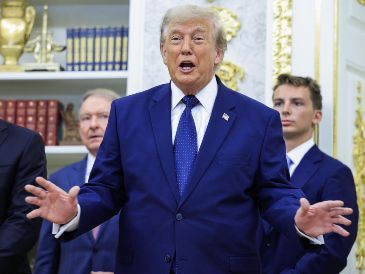 "Vi el partido de anoche entre México e Inglaterra; y no tenía ninguna razón para hacerlo, pero no podías apartar la vista del partido", confesó el presidente Trump. EFE / S. Thew