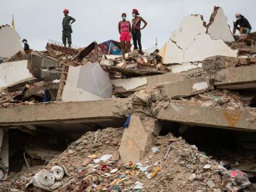 El impacto de esta catástrofe ha trascendido las fronteras venezolanas, movilizando a la comunidad internacional y enlutando a diversas naciones. EFE/ R. Peña R