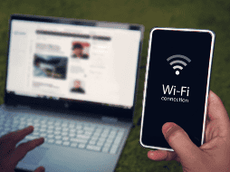 Si tu dispositivo cuenta con esta característica, podrás utilizarla directamente desde la configuración del WiFi o incluso desde la aplicación de la cámara, dependiendo del modelo del teléfono. CANVA
