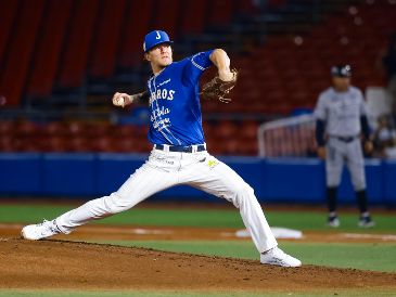 La derrota fue a los números de Zach Plesac, abridor que lanzó por cuatro entradas y dos tercios, en las que permitió ocho imparables y cinco carreras. CORTESÍA/Charros de Jalisco