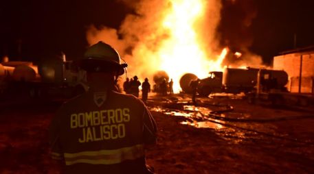 El incendio se registró en un área que almacenaba hidrocarburos. ESPECIAL/UEPCBJ