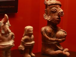 La magnitud de la exposición se refleja en sus números, reuniendo más de 100 piezas y lotes de diversos acervos arqueológicos y etnográficos. EFE/M. Guzmán