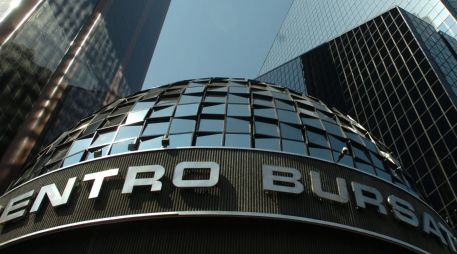 Con el movimiento negativo de este miércoles, el mercado mexicano registra una caída del 0.54 % en el arranque de julio. AFP/ARCHIVO