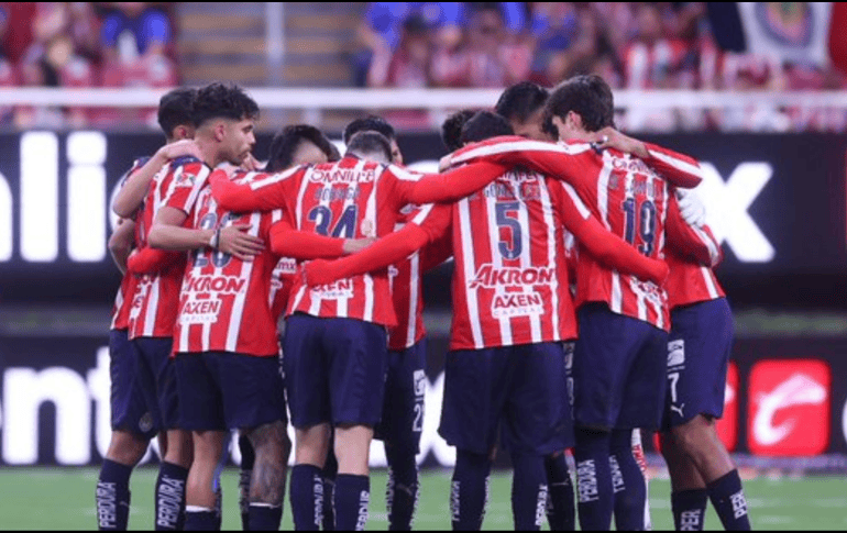 El próximo lunes 13 de julio será cuando los cinco futbolistas se reporten en las instalaciones de Verde Valle. X/@Chivas