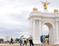 A nivel internacional, la construcción de este arco redefiniría los récords arquitectónicos de monumentos conmemorativos. AP/M. Zuhaib
