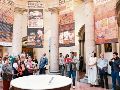 La exposición está conformada por fotografías, carteles, programas de mano, libros, autógrafos, objetos y materiales audiovisuales. CORTESÍA