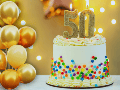 Llegar a los 50 años marca el inicio de una madurez liberadora, donde soltar el equipaje innecesario se convierte en la clave definitiva del bienestar psicológico. ESPECIAL / CANVA
