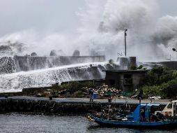 Antes de golpear el continente, el tifón Bavi