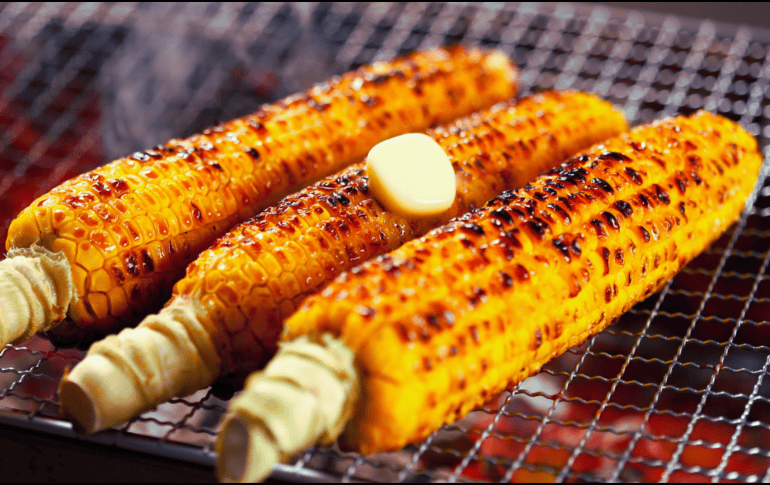 El elote, conocido como maíz tierno, es un pilar de la nutrición mesoamericana. ESPECIAL / CANVA