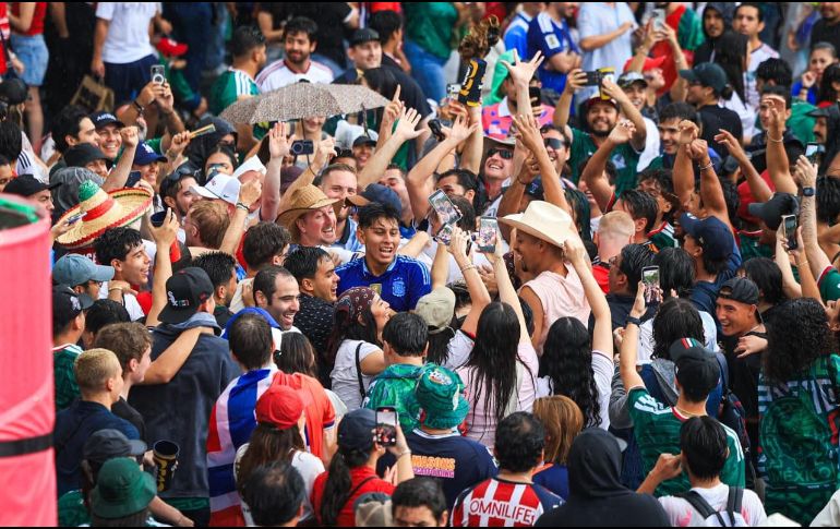 La afición noruega dominó el Fan Fest de Guadalajara, pero Inglaterra se quedó con la victoria y el festejo final. EL INFORMADOR/ J. ACOSTA.