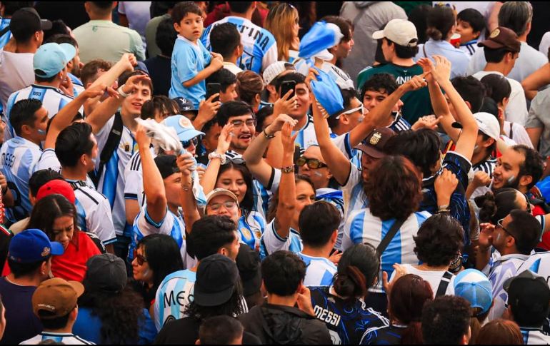 Guadalajara dejó de lado la rivalidad con Argentina para disfrutar el posible último Mundial del astro rosarino. EL INFORMADOR/ J. ACOSTA.