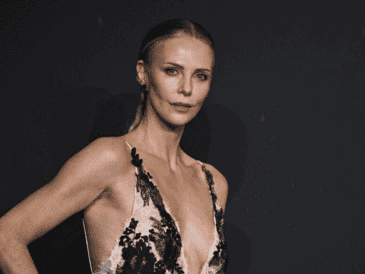 La actriz  lució un vestido floral de Christian Dior que desató una ola de comentarios. AFP / ARCHIVO