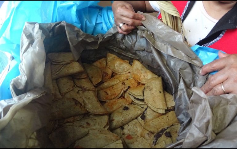La relevancia de los tacos de canasta ha trascendido las calles para posicionarse en los rankings gastronómicos más prestigiosos, siendo catalogados como una de las comidas callejeras más populares y mejor valoradas del mundo. NOTIMEX/ARCHIVO