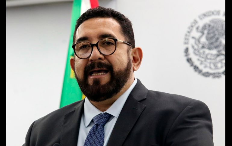 Fotografía que muestra a Ulises Lara López, titular de la Fiscalía Especial en Investigación de Asuntos Relevantes, hablando en una rueda de prensa en CDMX. EFE/ARCHIVO