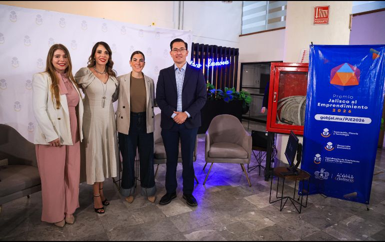 De izquierda a derecha: Denisse Reynoso Barragán, Fanny Guadalupe Valdivia Márquez, Cindy Blanco Ochoa y Néstor Eduardo Jarcia Romero durante la conferencia de prensa sobre convocatoria del Premio Jalisco al Emprendimiento. EL INFORMADOR/J. Acosta