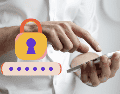 Expertos recomiendan modificar la contraseña según las situaciones que viva un usuario y que pongan en riesgo su seguridad digital. UNSPLASH / N. THEMES