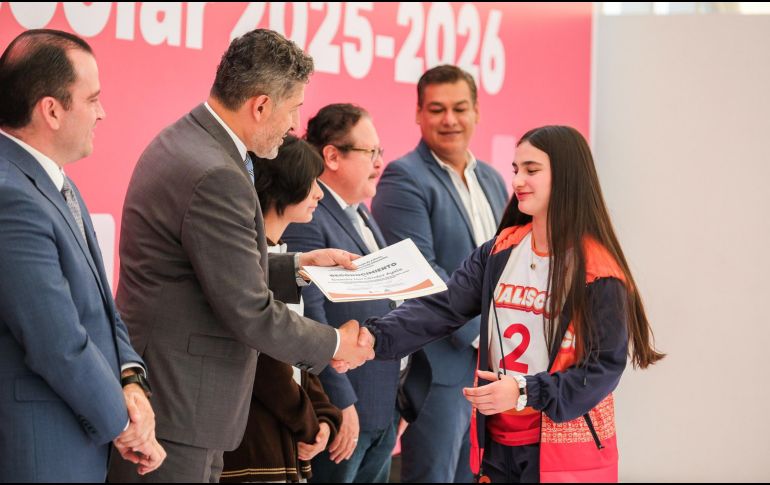La ceremonia se llevó a cabo en el Museo Jalisco Paseo Interactivo y se premió a estudiantes por su desempeño en distintas competencias y pruebas de conocimientos. CORTESÍA