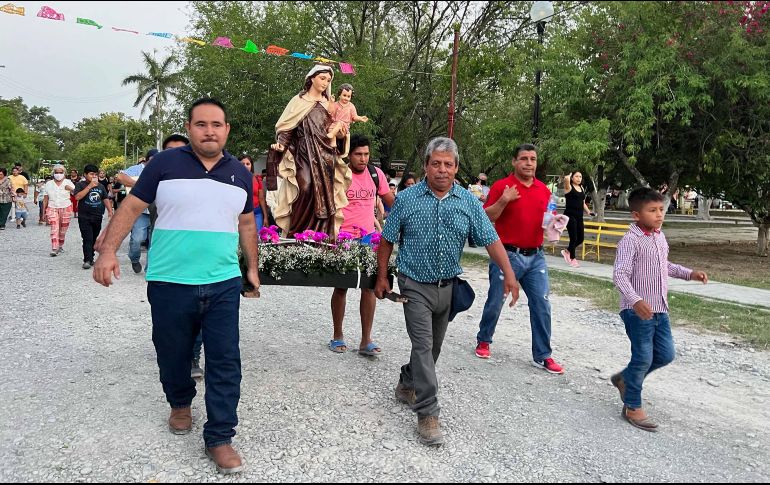 La festividad en honor a la Virgen del Carmen se ha logrado consolidar como una de las tradiciones religiosas más arraigadas y espectaculares en el sur de Tamaulipas. SUN/ Archivo