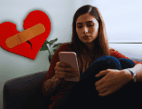 Los expertos recalcan que la comunicación abierta posterior también es fundamental para establecer límites sanos dentro del noviazgo o matrimonio. ESPECIAL / CANVA
