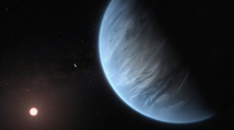 Predicen que el planeta tiene una atmósfera superior dominada por el helio y pobre en hidrógeno y que otras especies químicas, como el agua, quedan atrapadas a altitudes más bajas, más cerca de la superficie. Unsplash