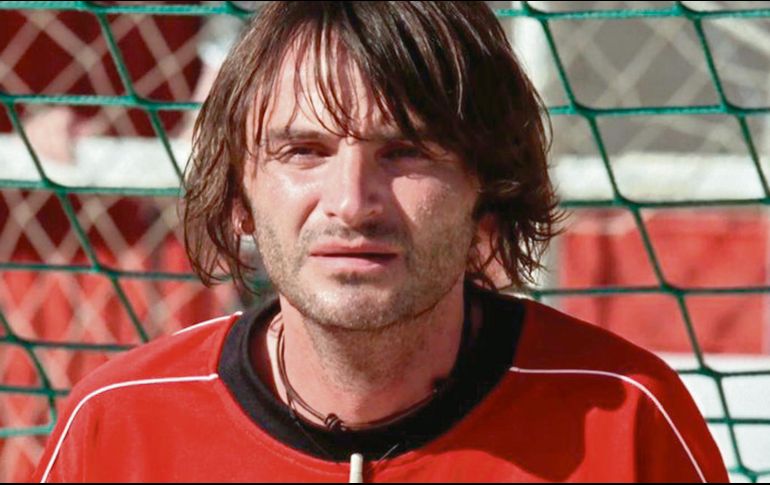 Fernando Tejero durante una escena de la película “El penalti más largo del mundo”. ESPECIAL