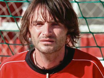 Fernando Tejero durante una escena de la película “El penalti más largo del mundo”. ESPECIAL