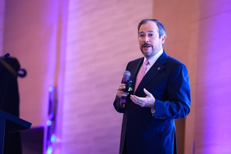 Adrián Lozano,  director general de Bancrea.
