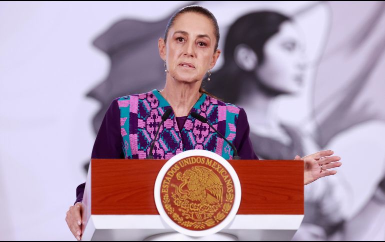La mandataria informó que fue invitada por su símil Donald Trump. EFE