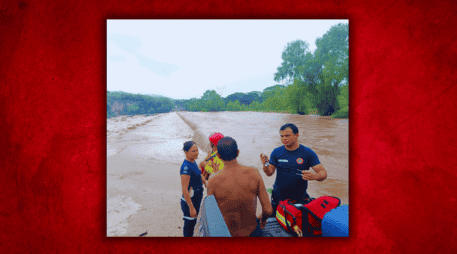 El despliegue de las unidades de rescate se ejecutó de forma simultánea en ambos municipios para garantizar el menor tiempo de respuesta posible. FACEBOOK / Protección Civil y Bomberos Puerto Vallarta
