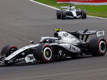 Sergio Pérez explicó que una falla en el despliegue de energía de su Cadillac condicionó su clasificación para el Gran Premio de Bélgica de F1. EFE / O. Matthys