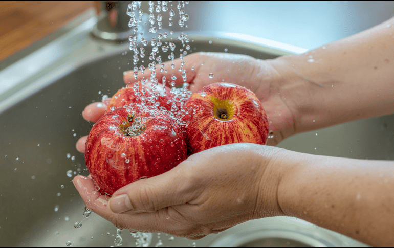 Adoptar estos hábitos no solo protege a quien prepara los alimentos, sino también a toda la familia, especialmente a los sectores más vulnerables, para quienes una enfermedad diarreica puede representar un problema de salud mucho más serio. CANVA