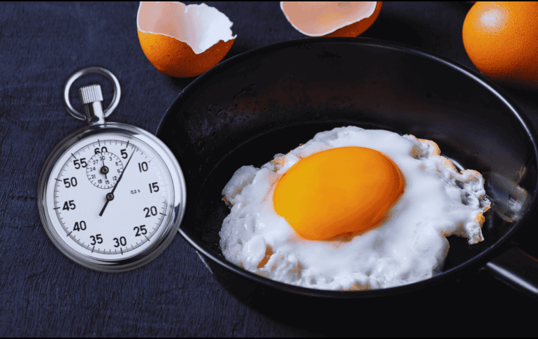 Los huevos revueltos al estilo francés representan la opción predilecta para lograr un desayuno exprés que mantenga un perfil verdaderamente lujoso. ESPECIAL / CANVA