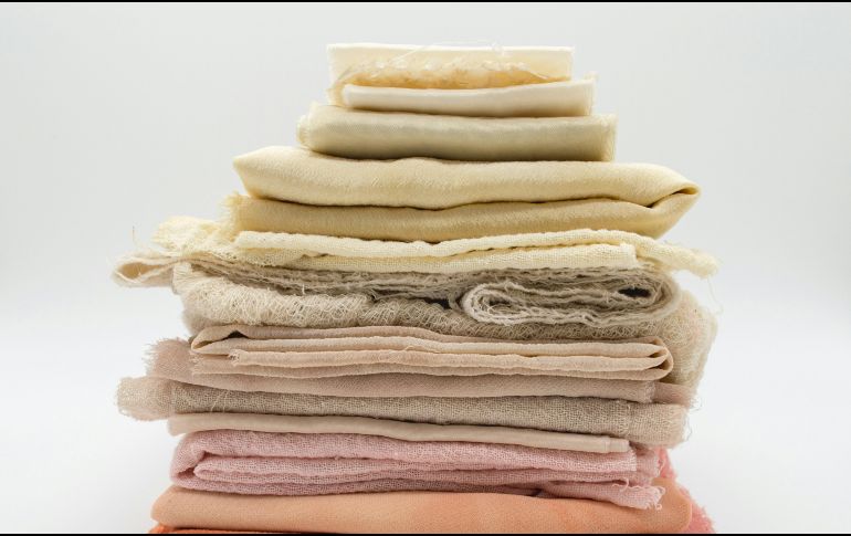 La correcta higiene de los textiles en el hogar previene alergias y alarga la durabilidad de los tejidos. UNSPLASH / M. Poole
