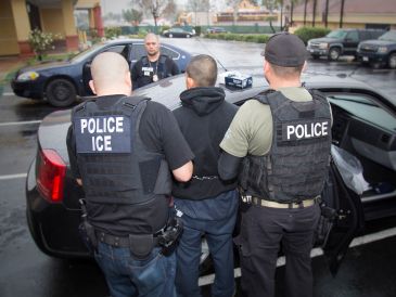 El récord de detenciones, revelado en un informe del ICE este lunes, responde a las nuevas metas impuestas por la Casa Blanca. AP/ARCHIVO