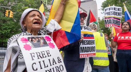 Maduro se enfrenta a cargos por conspiración para cometer narcoterrorismo e importación de cocaína. EFE / A. COLMENARES