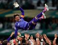 Memo Ochoa a lo largo de 22 años, se consolidó como un referente indiscutible tanto en el Club América como en el futbol europeo. AP / ARCHIVO