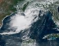 Fotografía satelital cedida este miércoles por la Oficina Nacional de Administración Oceánica y Atmosferica (NOAA) a través del Centro Nacional de Huracanes (NHC) que muestra la localización de la tormenta tropical Bertha entrando por el sureste del estado de Luisiana. EFE/ NOAA-NHC