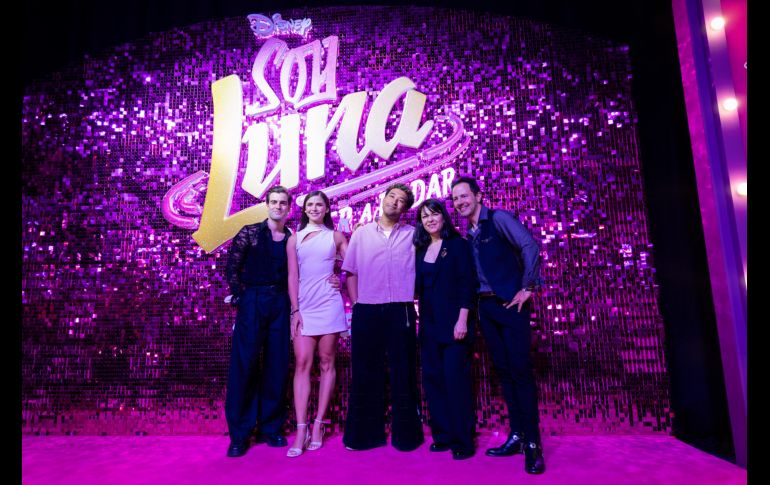 Parte del elenco de 