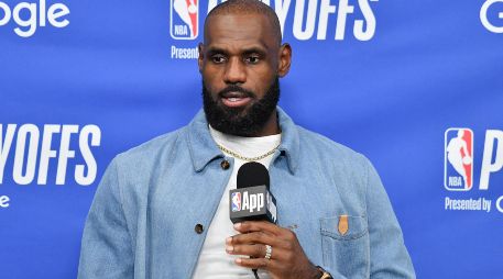 LeBron James definirá su futuro tras dejar a los Lakers y tres franquicias parten como favoritas para ficharlo. AFP/ ARCHIVO.