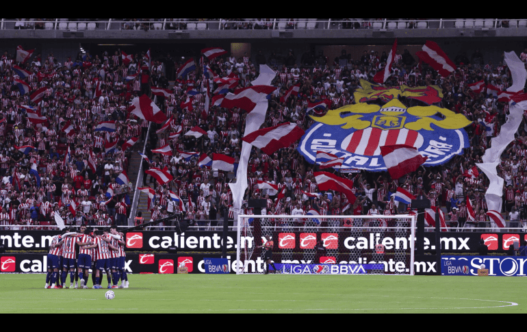 Chivas agotó la totalidad de los abonos disponibles para la temporada 2026-2027. X/@Chivas